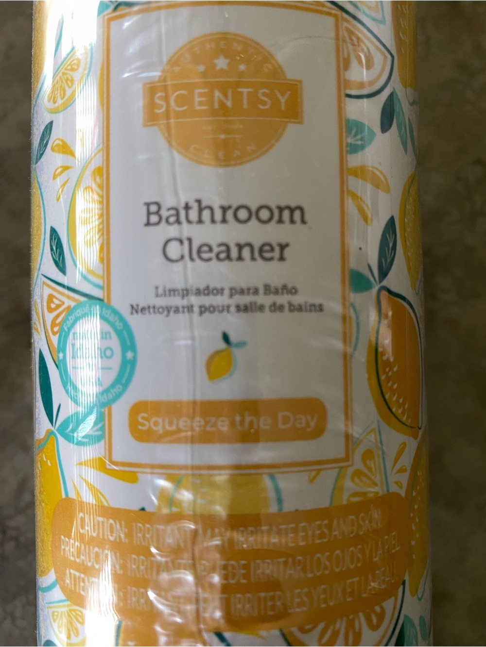 Scentsy Squeeze the Day Bathroom Cleaner - Picture 2 of 2
